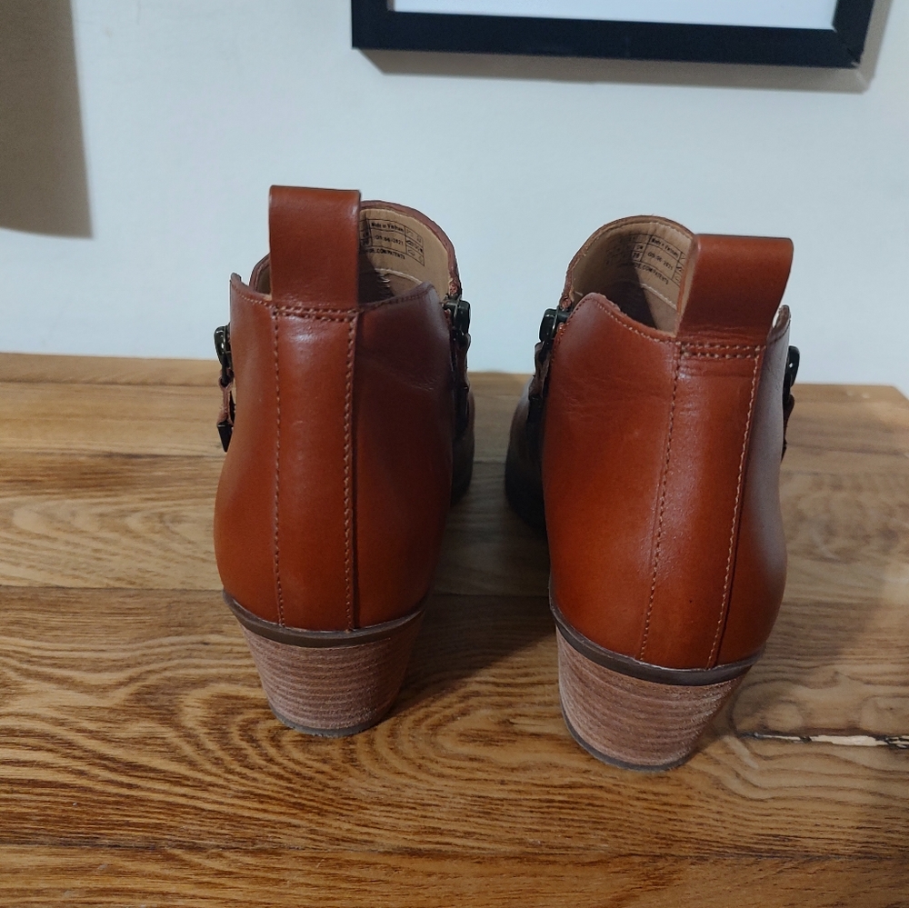 Vionic Leather Cecily Ankle Boots - Picture 5 of 15